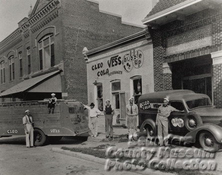 Cleo Cola / Vess Pop Shop